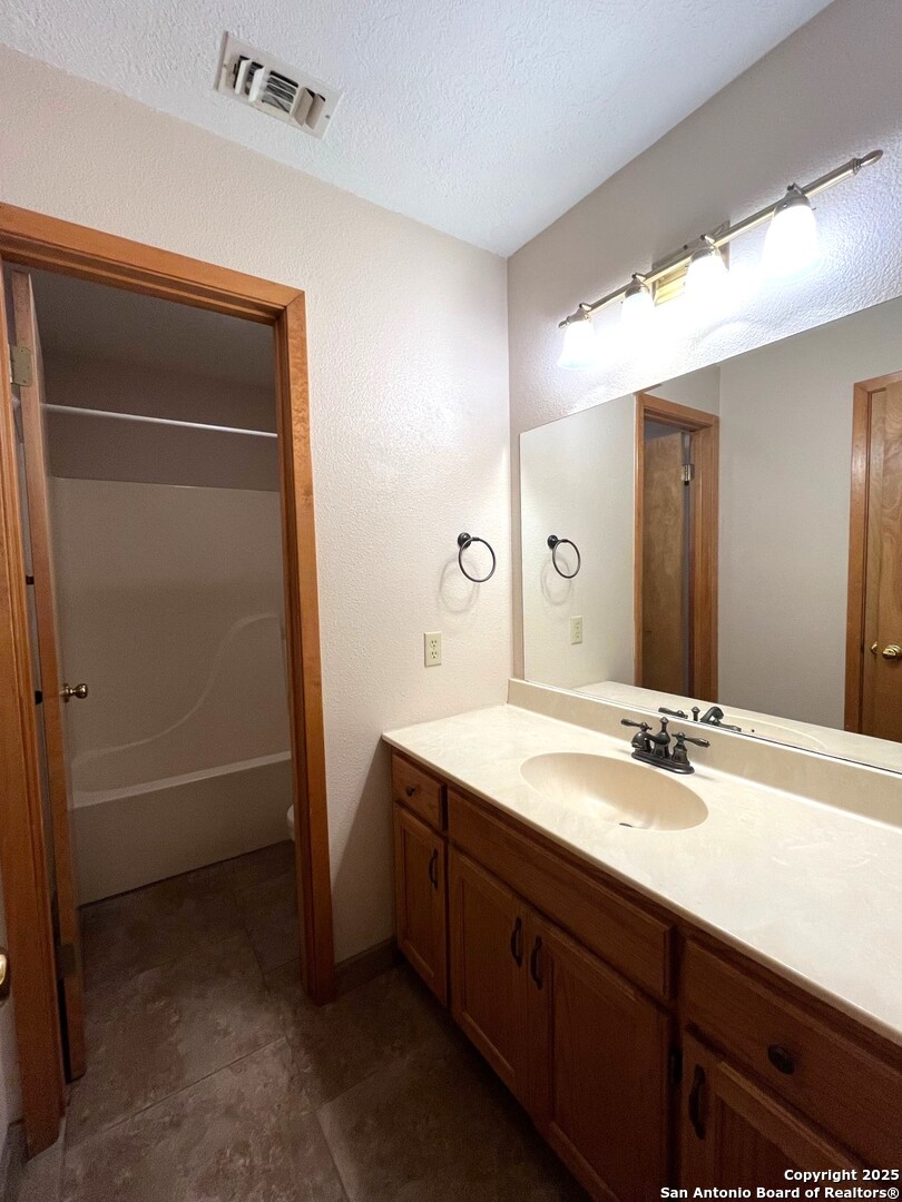 New Braunfels, Texas 78130, United States, 3 Bedrooms Bedrooms, ,2 BathroomsBathrooms,Residential,Active,211868