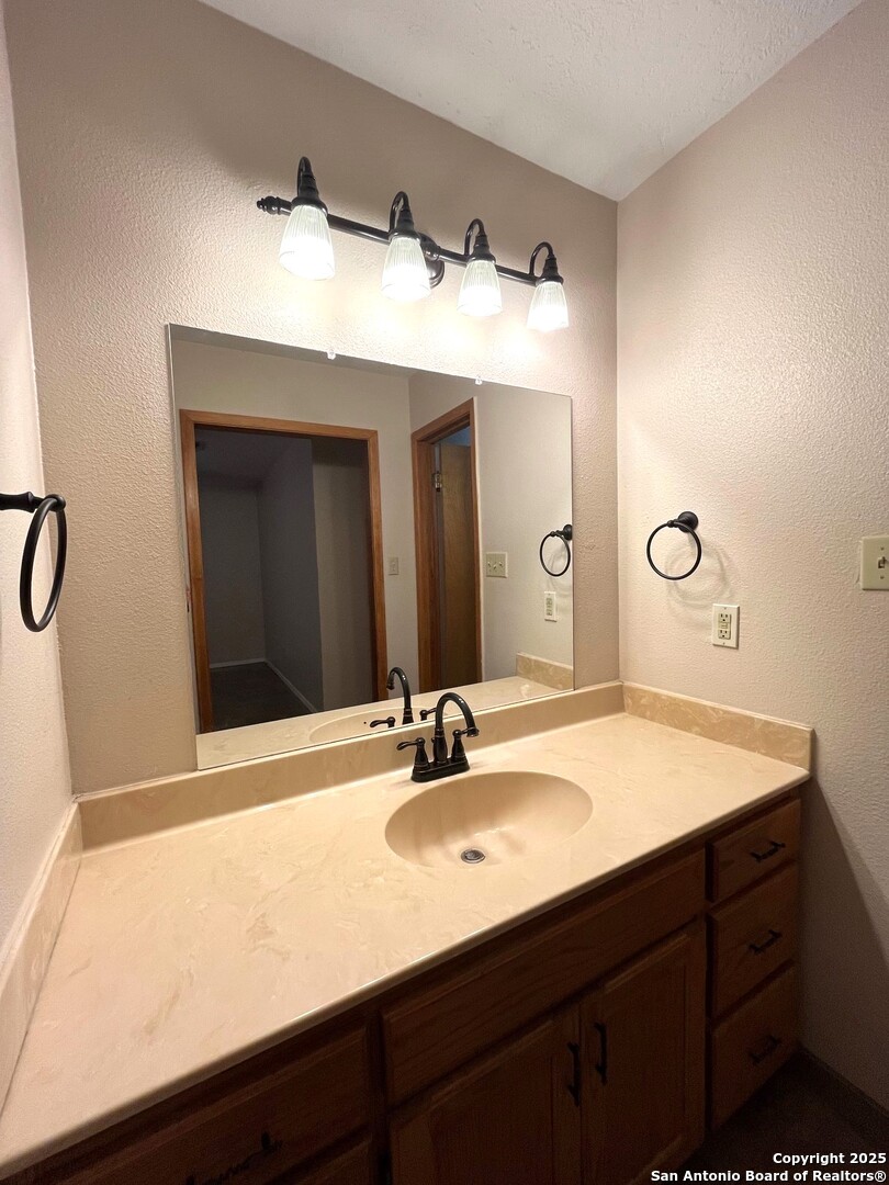 New Braunfels, Texas 78130, United States, 3 Bedrooms Bedrooms, ,2 BathroomsBathrooms,Residential,Active,211868