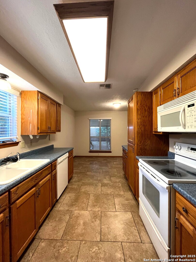 New Braunfels, Texas 78130, United States, 3 Bedrooms Bedrooms, ,2 BathroomsBathrooms,Residential,Active,211868