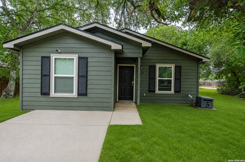 Property photo of 229 Virginia St, Pleasanton, TX 78064