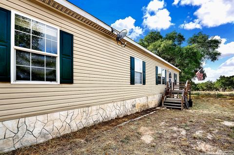 A home in Floresville