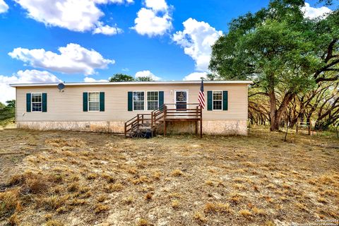 A home in Floresville