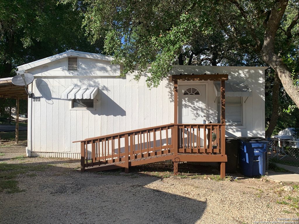 Photo of 111 Valley View St., Canyon Lake, TX 78133 (MLS # 1880036)