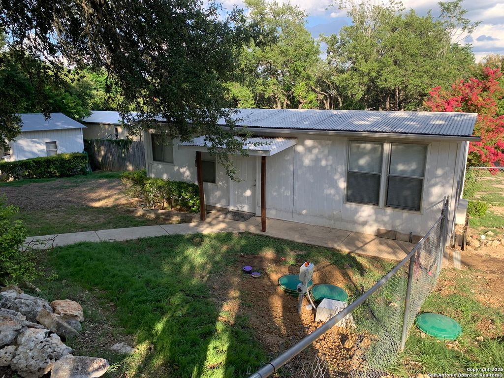 Photo of 111 Valley View St., Canyon Lake, TX 78133 (MLS # 1880036)