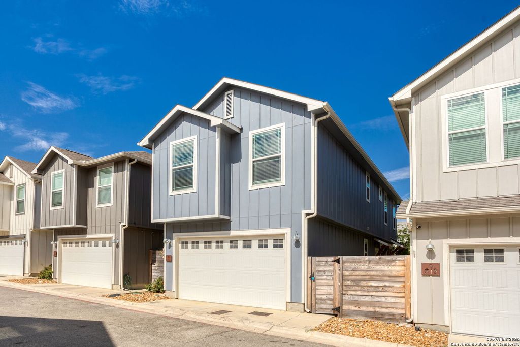 Photo of 1511 E Sandalwood ln, #11, San Antonio, TX 78209 (MLS # 1887747)