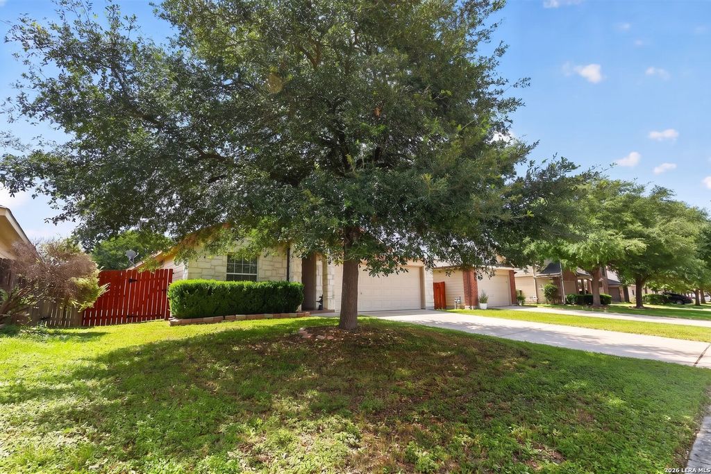 Photo of 8948 SCARLET CRK, Universal City, TX 78148 (MLS # 1991408)