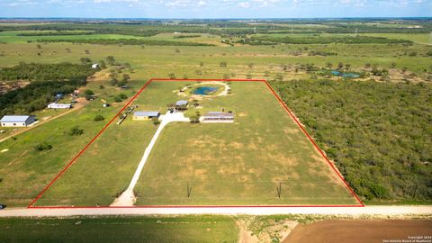 A home in Floresville