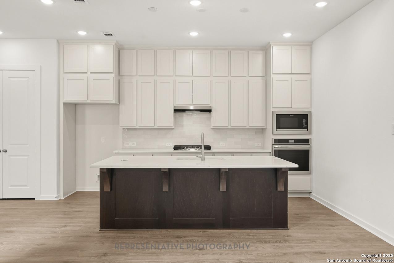 Search 12326 Barrymore