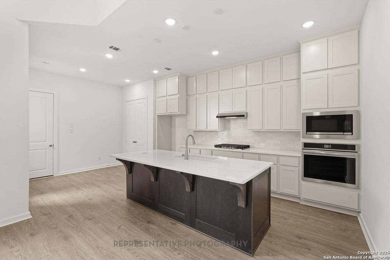 Search 12326 Barrymore