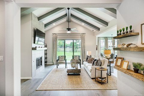 5233 Estates Oak Way San Antonio TX 78263