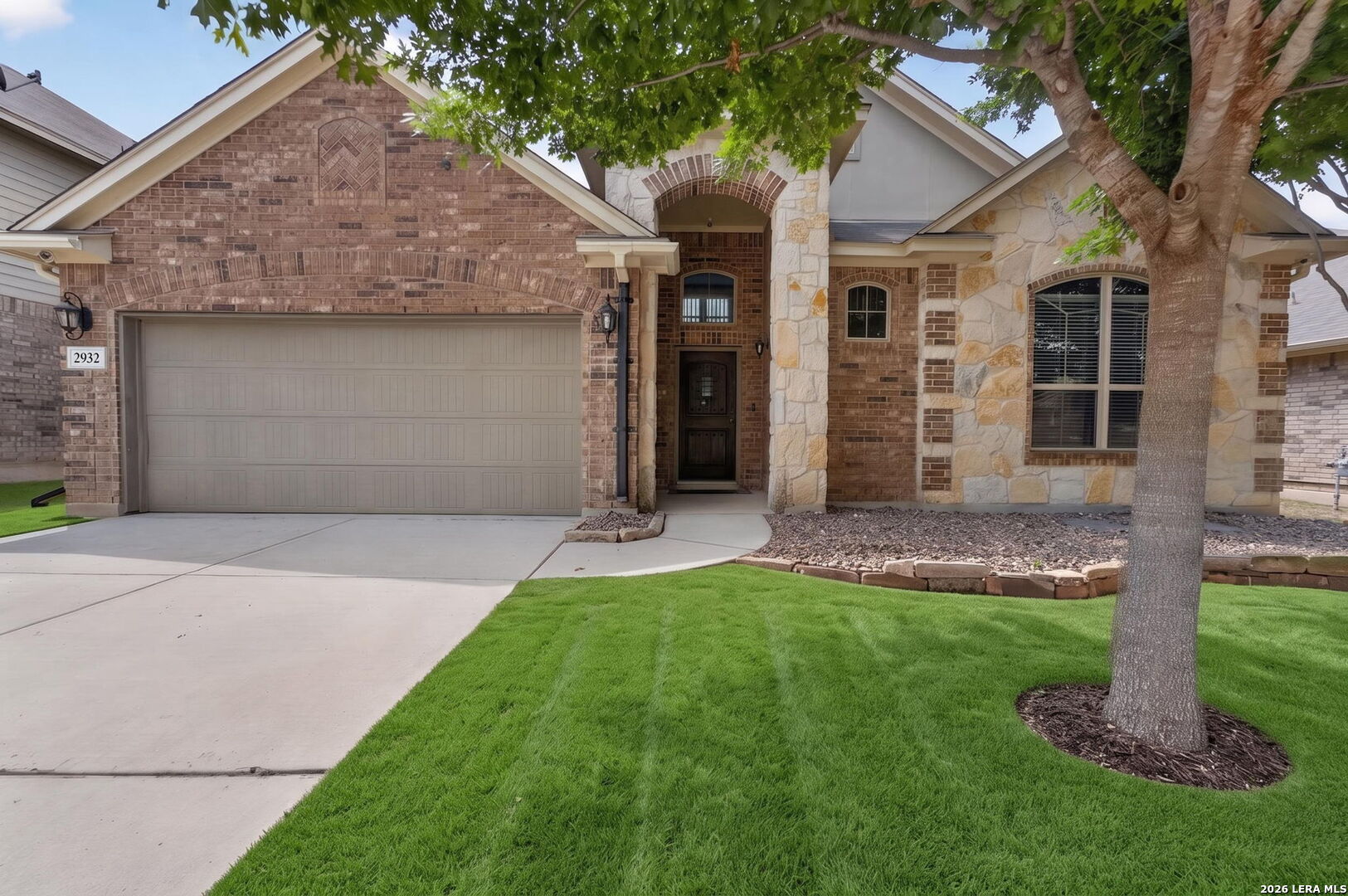 2932 Sunridge Dr