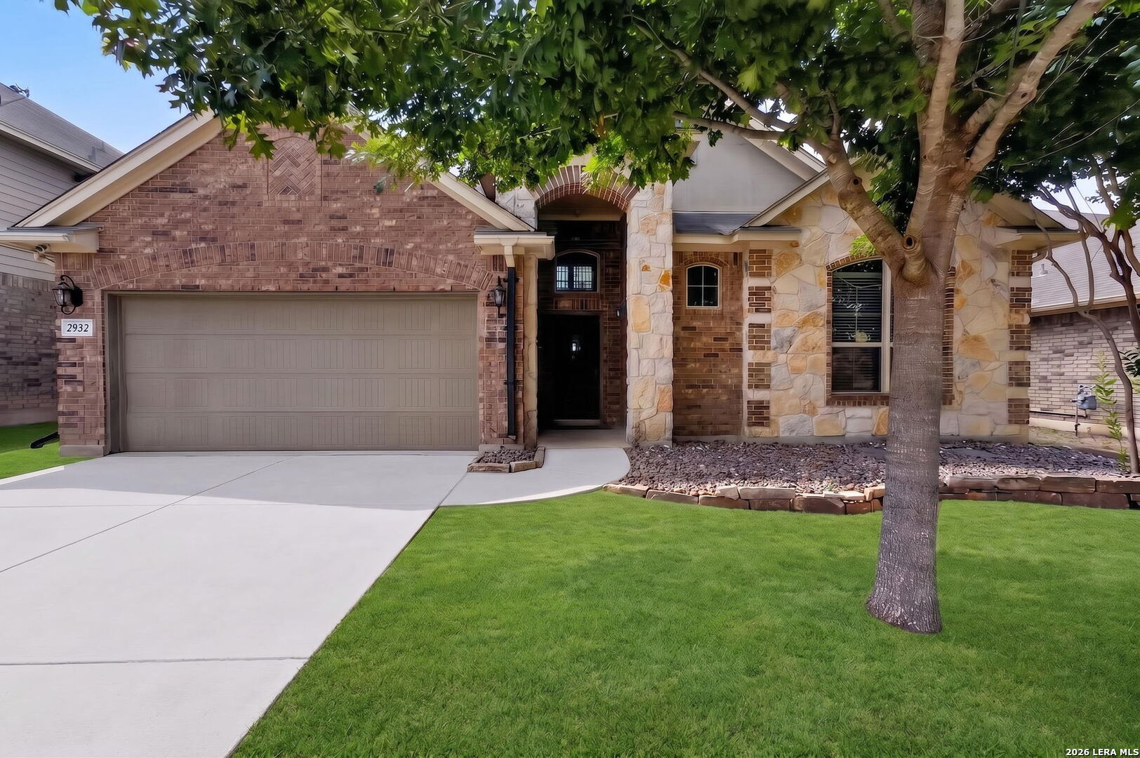 2932 Sunridge Dr