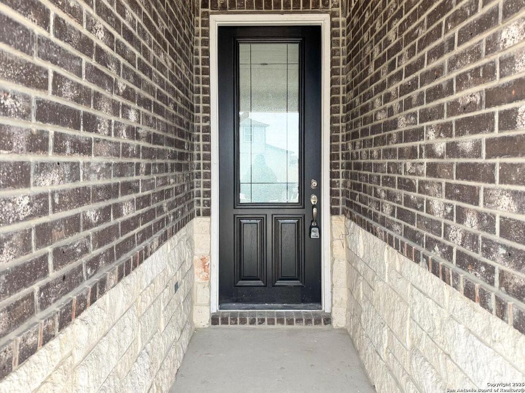 Photo of 1417 Burrs Ferry Ct, Seguin, TX 78155 (MLS # 1929435)