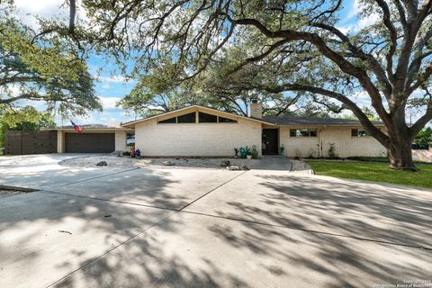 101 gardenview Castle Hills TX 78213