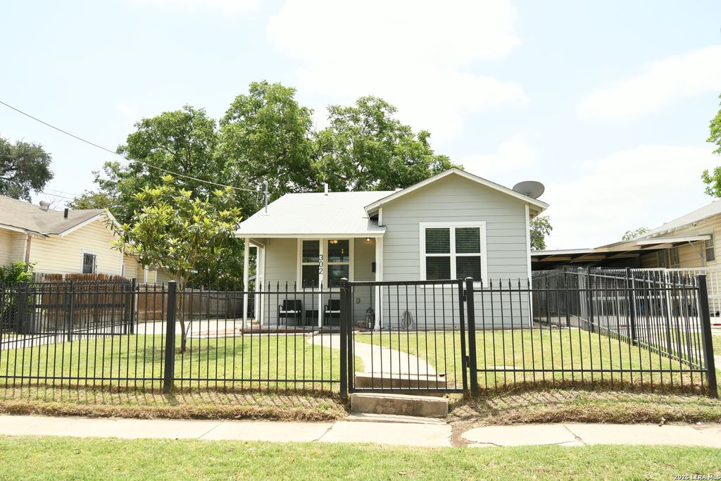 Photo of 302 PRUITT AVE, San Antonio, TX 78204 (MLS # 1969186)