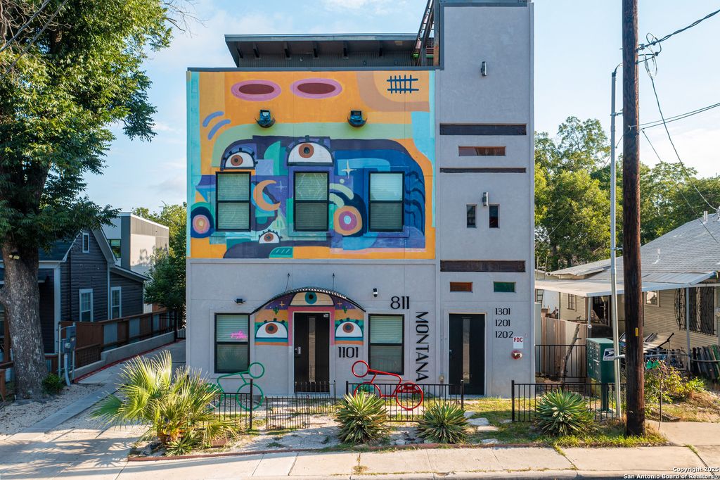 Photo of 811 Montana 1101 #1101, San Antonio, TX 78203 (MLS # 1924446)