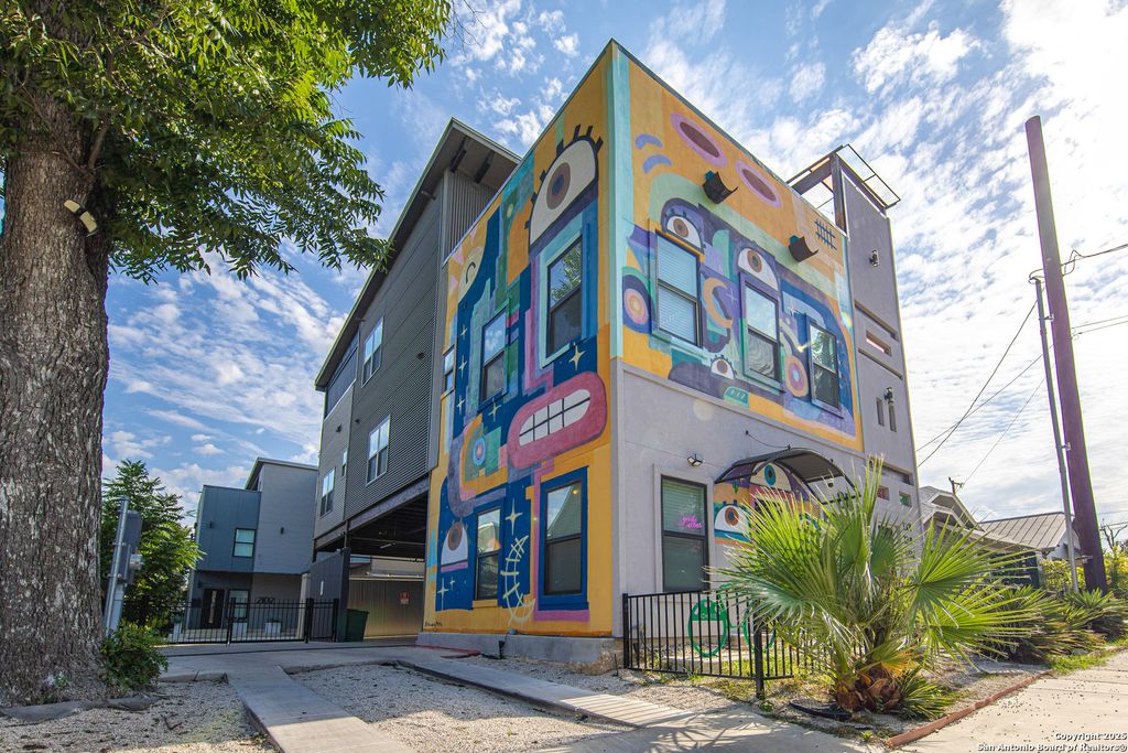 Photo of 811 Montana 1101 #1101, San Antonio, TX 78203 (MLS # 1924446)