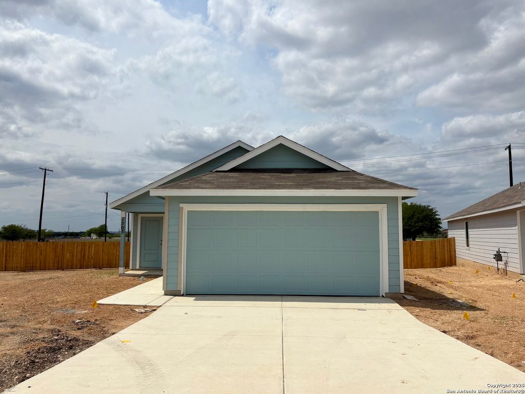 Photo of 1503 Silver Creek, New Braunfels, TX 78130 (MLS # 1973075)
