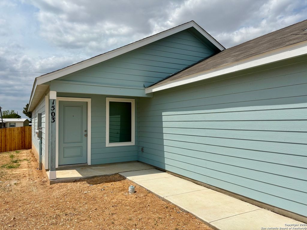 Photo of 1503 Silver Creek, New Braunfels, TX 78130 (MLS # 1973075)