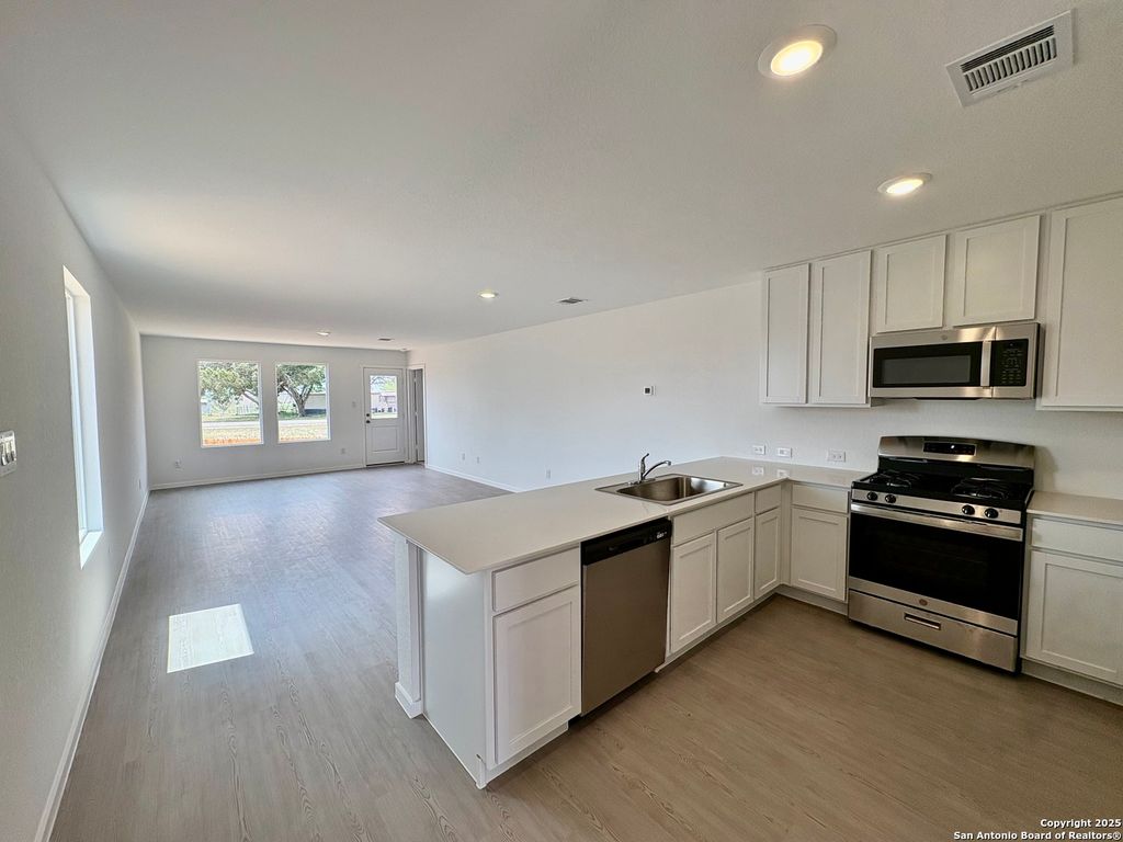 Photo of 1503 Silver Creek, New Braunfels, TX 78130 (MLS # 1973075)