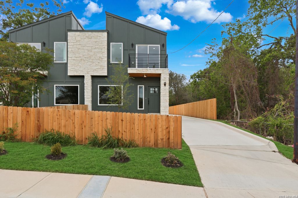 Photo of 2111 Virginia 102 #102, San Antonio, TX 78203 (MLS # 1973181)