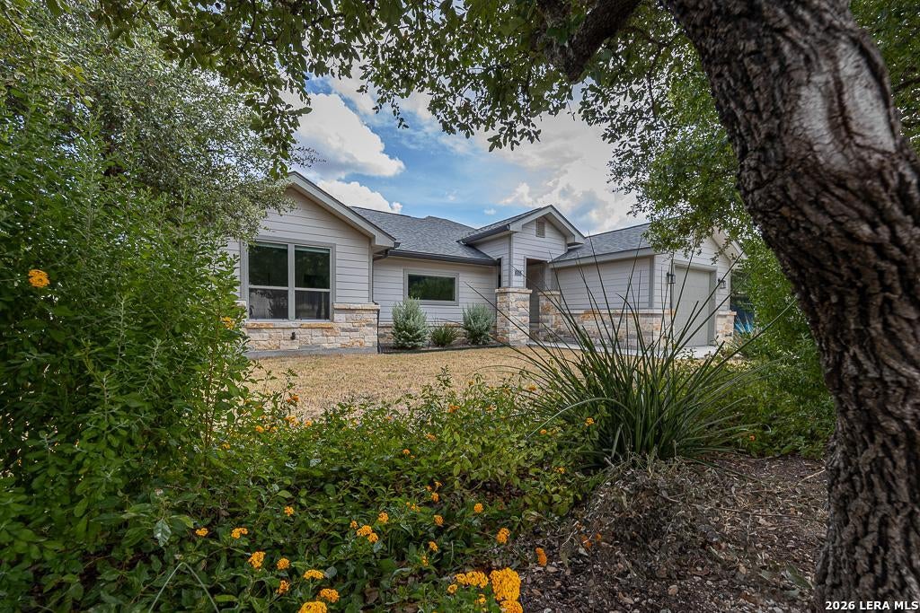 1175 Lavaca