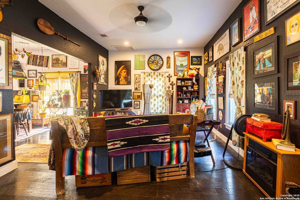 Photo of 920 Lamar, San Antonio, TX 78202 (MLS # 1892049)