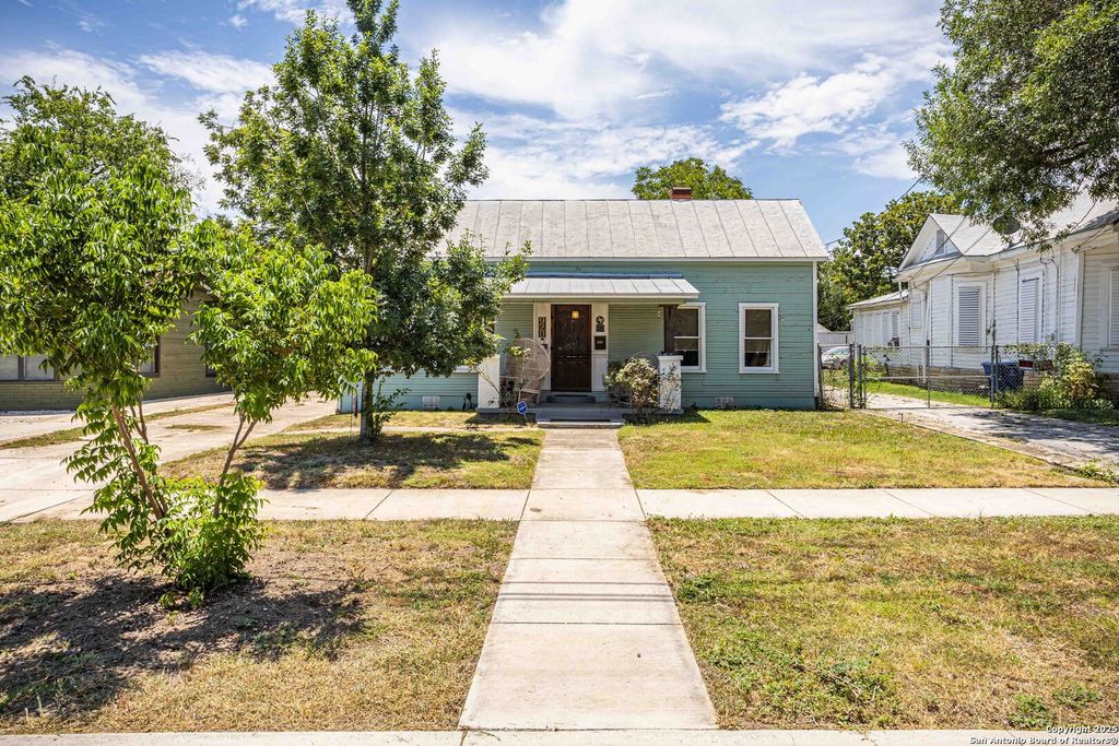 Photo of 920 Lamar, San Antonio, TX 78202 (MLS # 1892049)