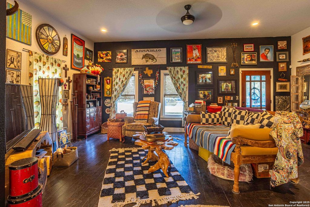 Photo of 920 Lamar, San Antonio, TX 78202 (MLS # 1892049)