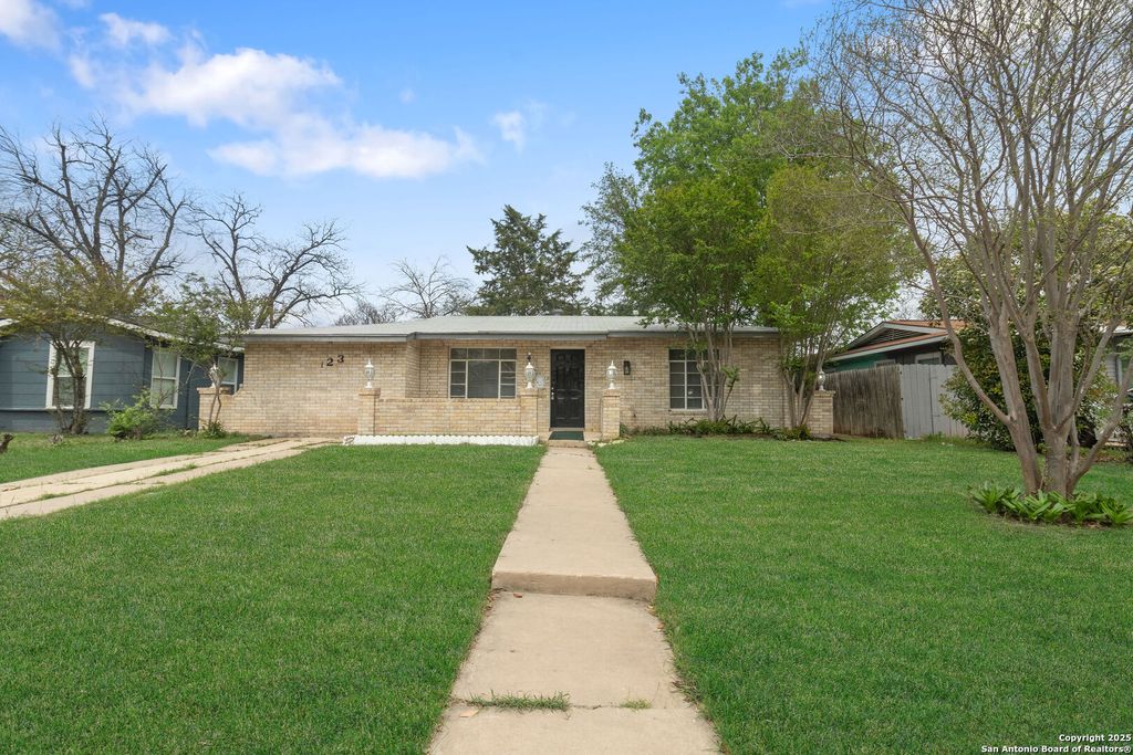 Photo of 123 Haby Dr, San Antonio, TX 78212 (MLS # 1857539)
