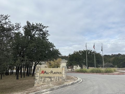 200 HOLDSWORTH DR Kerrville TX 78028