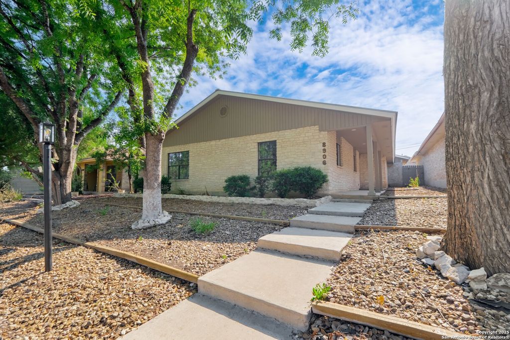 Photo of 8906 Willmon Way, Windcrest, TX 78239 (MLS # 1892166)