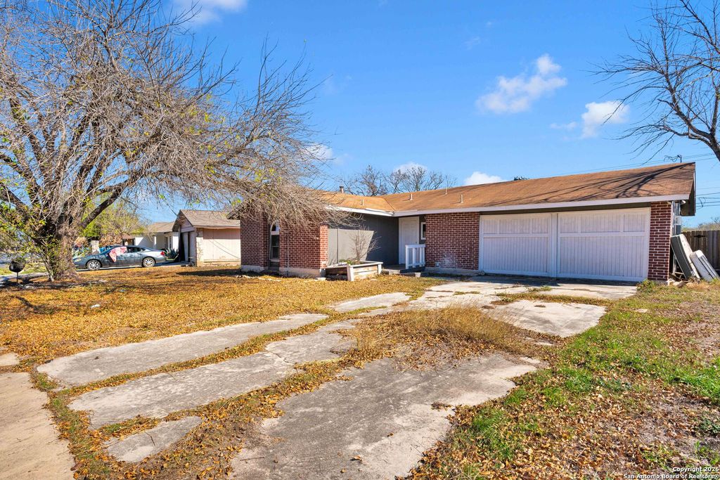 Photo of 8118 Whistler, San Antonio, TX 78239 (MLS # 1934257)