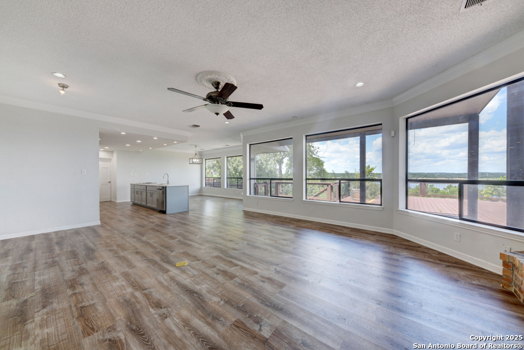 2557 Glenn Drive