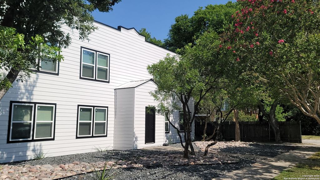 Photo of 503 W Kings Hwy 203 #203, San Antonio, TX 78212 (MLS # 1925714)