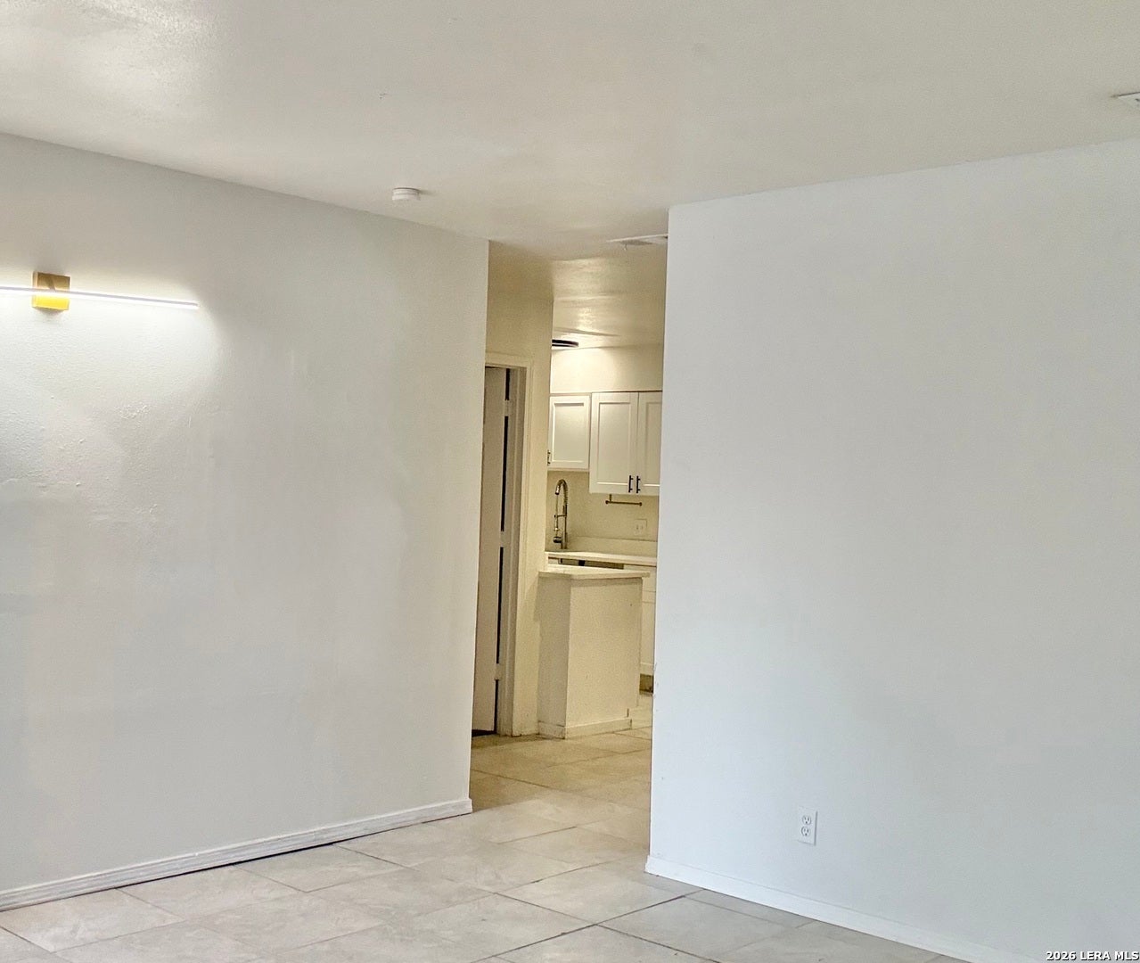5234 VILLAGE ROW
