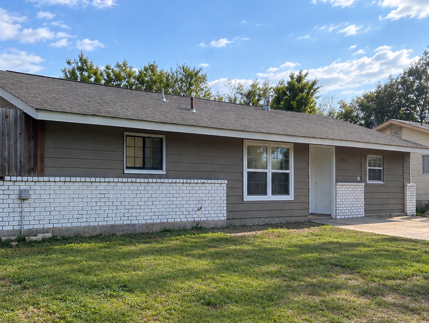 5234 VILLAGE ROW