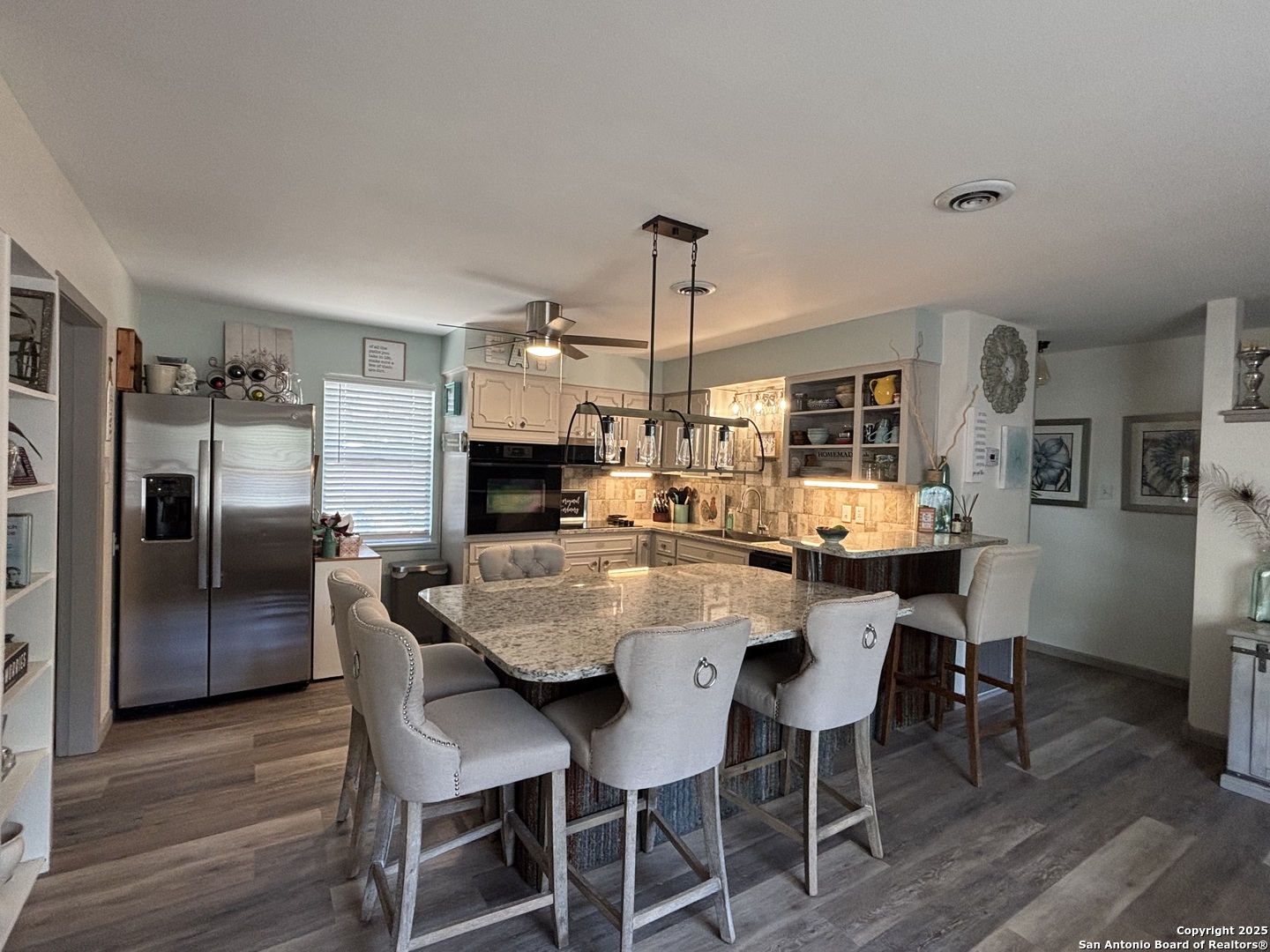 Photo 1 of 19 — 146 CEDAR ST, Pipe Creek, TX 78063