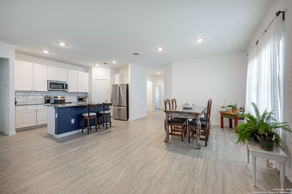 Photo of 209 Wolf Crest Blvd, Seguin, TX 78155 (MLS # 1934201)