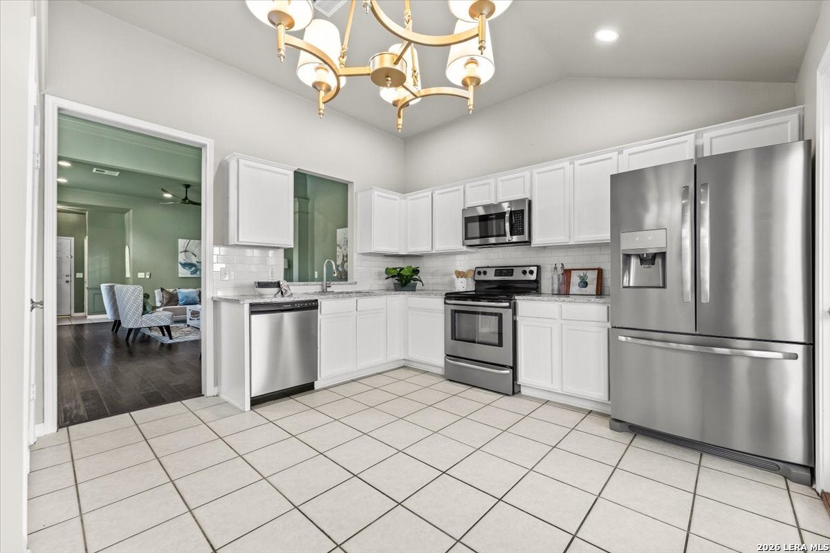 2516 Grove Park