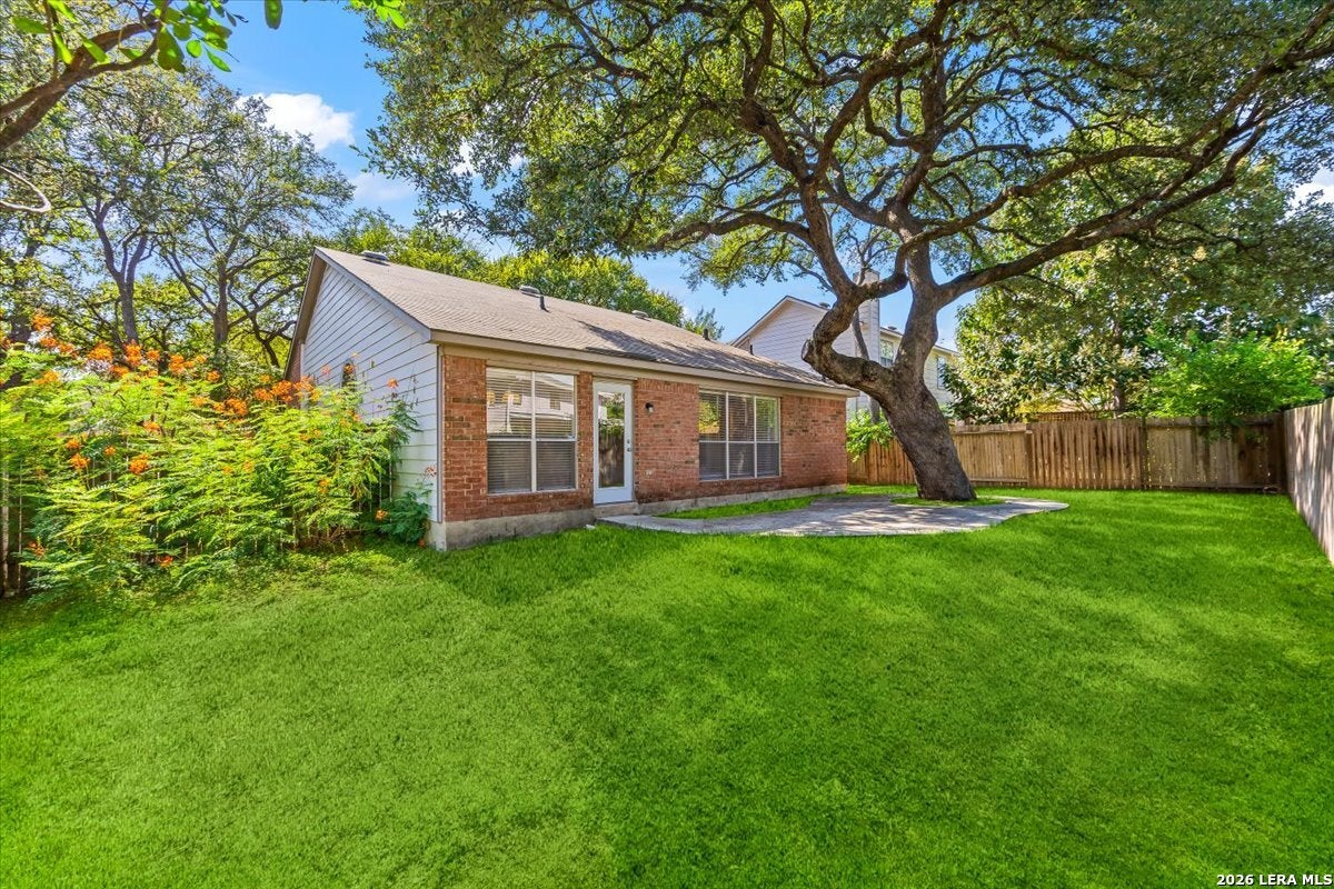 2516 Grove Park