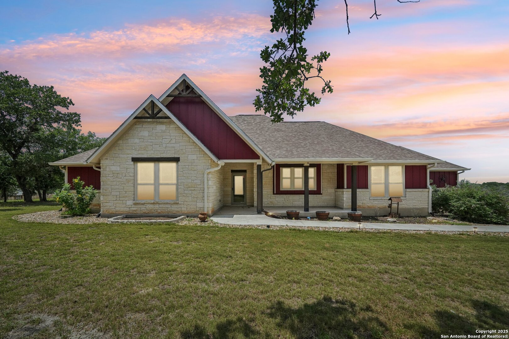 4049 Hickory Forrest