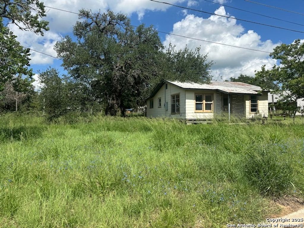 Photo of 1207 &amp; 1209 Florida, Pleasanton, TX 78064 (MLS # 1887285)