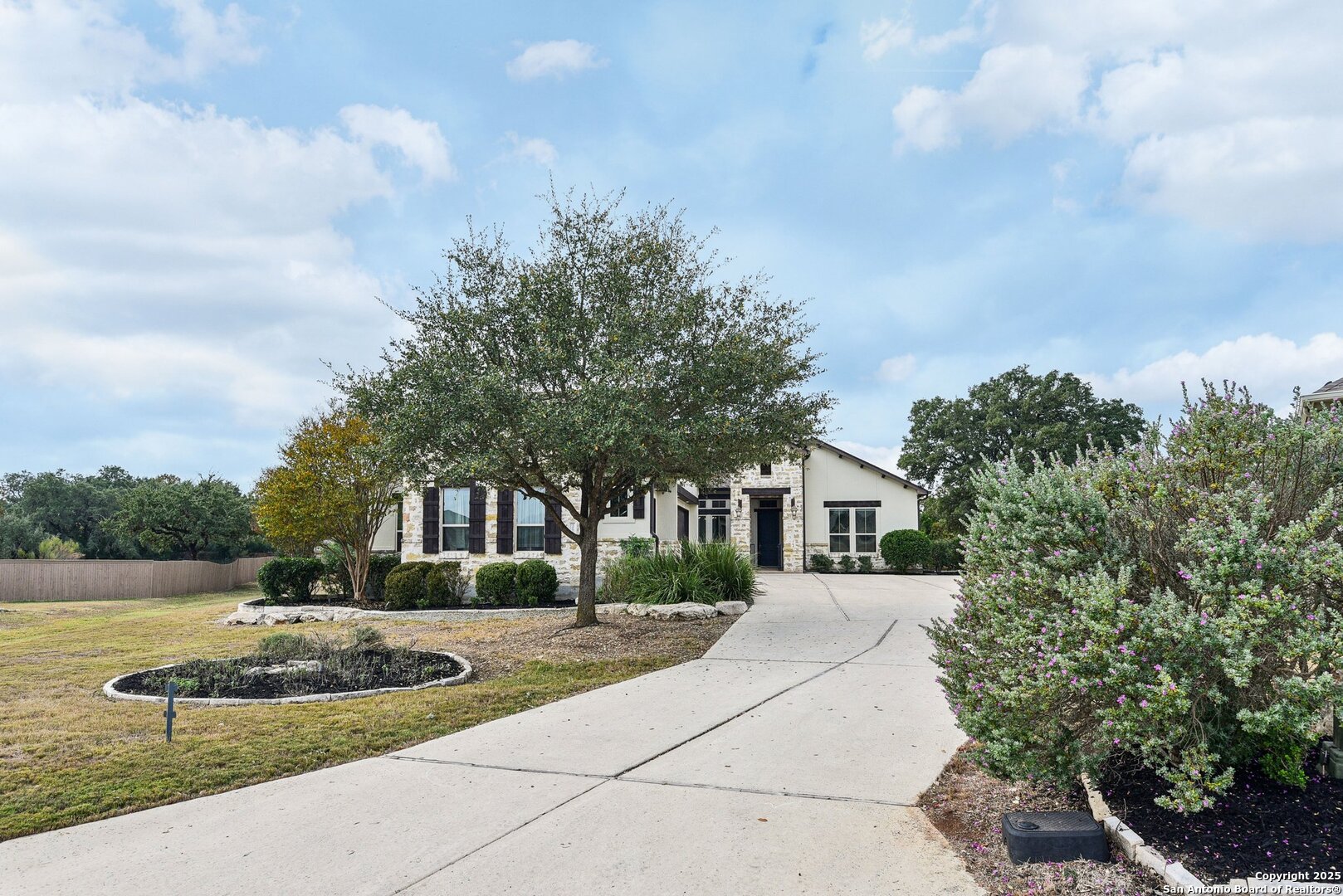 30925 Honeycomb Rock