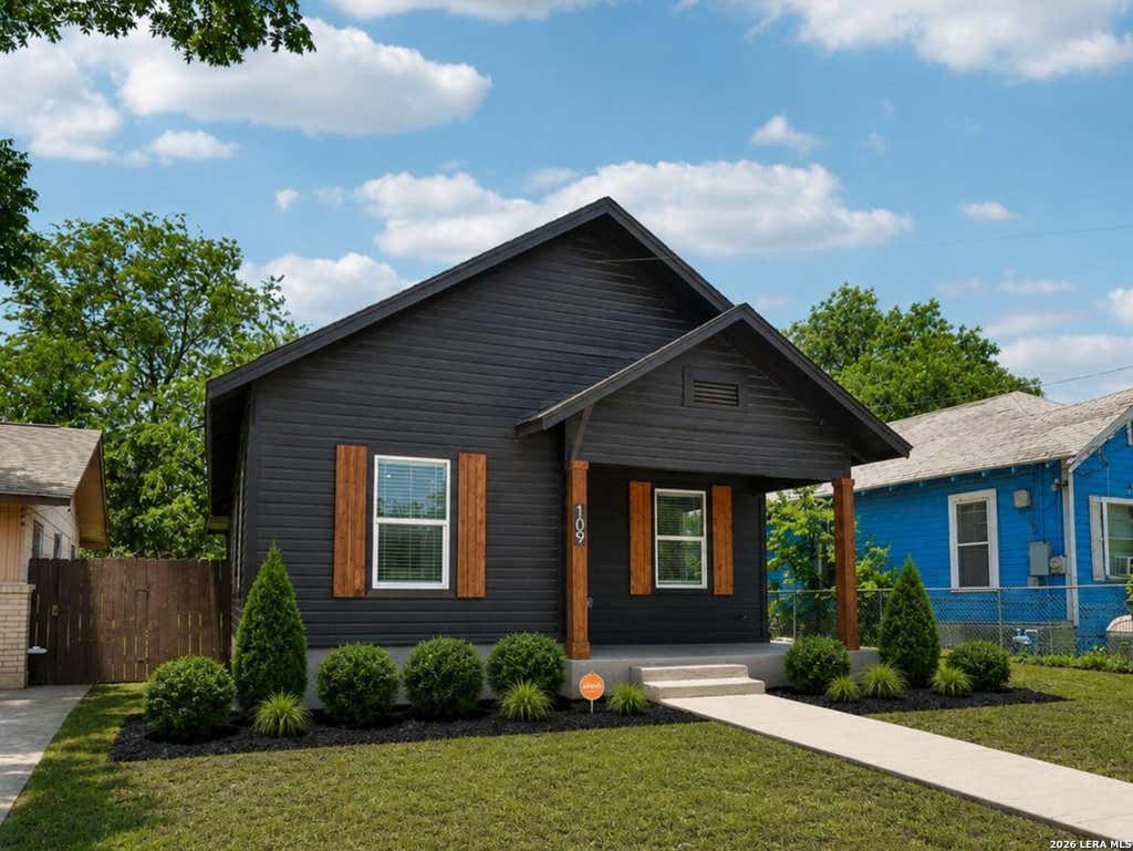 Photo of 109 UTAH ST, San Antonio, TX 78210 (MLS # 1994801)