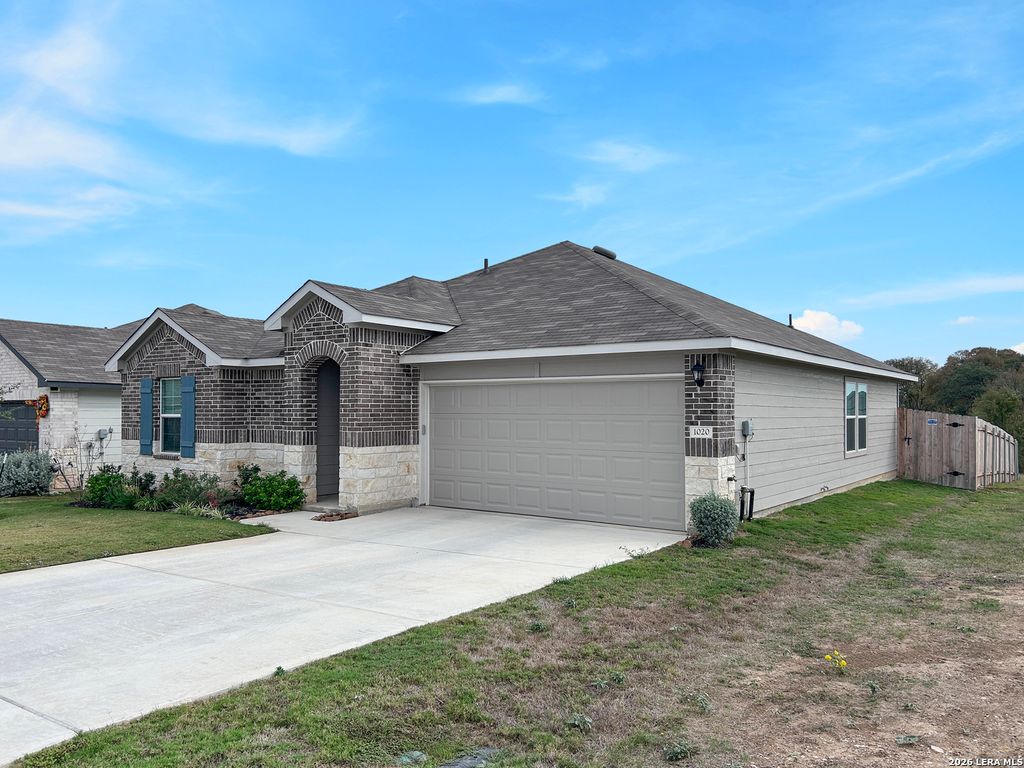 Photo of 1020 Chachalaca, Seguin, TX 78155 (MLS # 1938185)