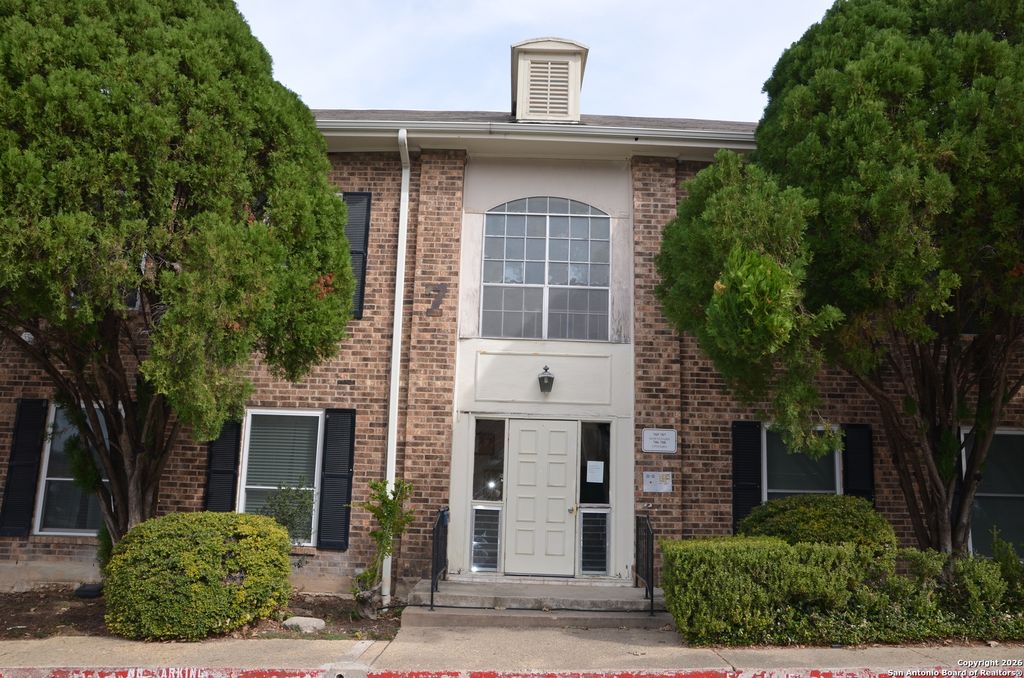 Photo of 1819 Babcock 705G #705G, San Antonio, TX 78229 (MLS # 1934612)