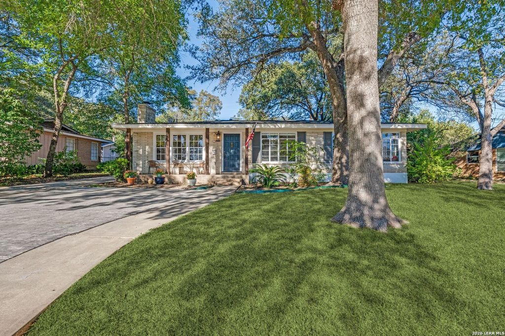 Photo of 1237 Wiltshire Ave, Terrell Hills, TX 78209 (MLS # 1960589)