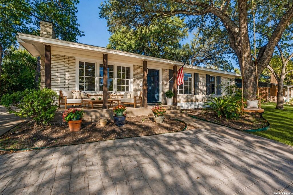 Photo of 1237 Wiltshire Ave, Terrell Hills, TX 78209 (MLS # 1960589)