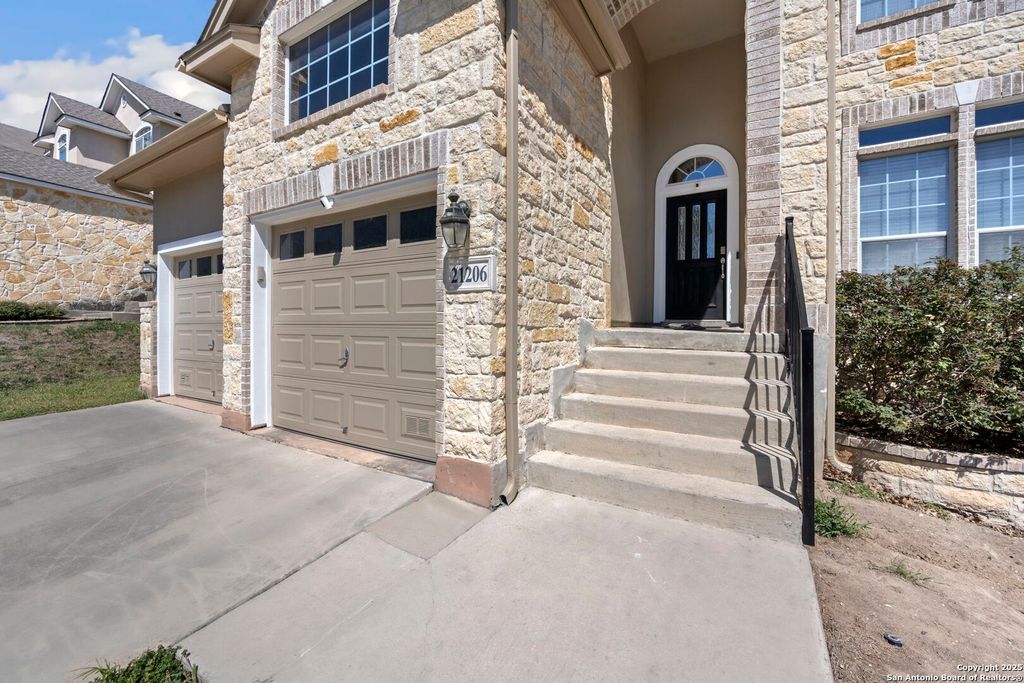 Photo of 21206 Villa Valencia, San Antonio, TX 78258 (MLS # 1952922)